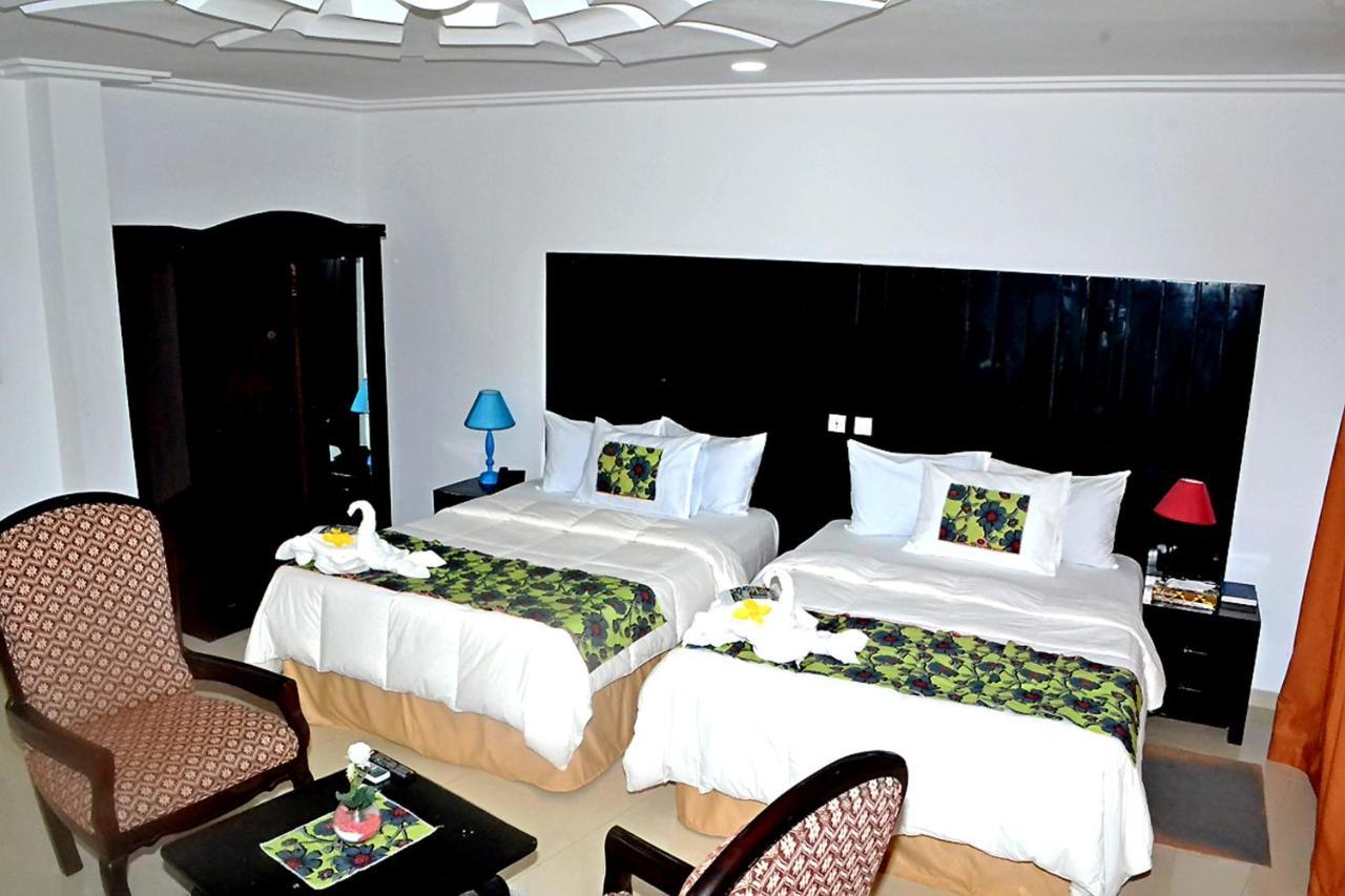 Hotel Bkbg Ломе Экстерьер фото
