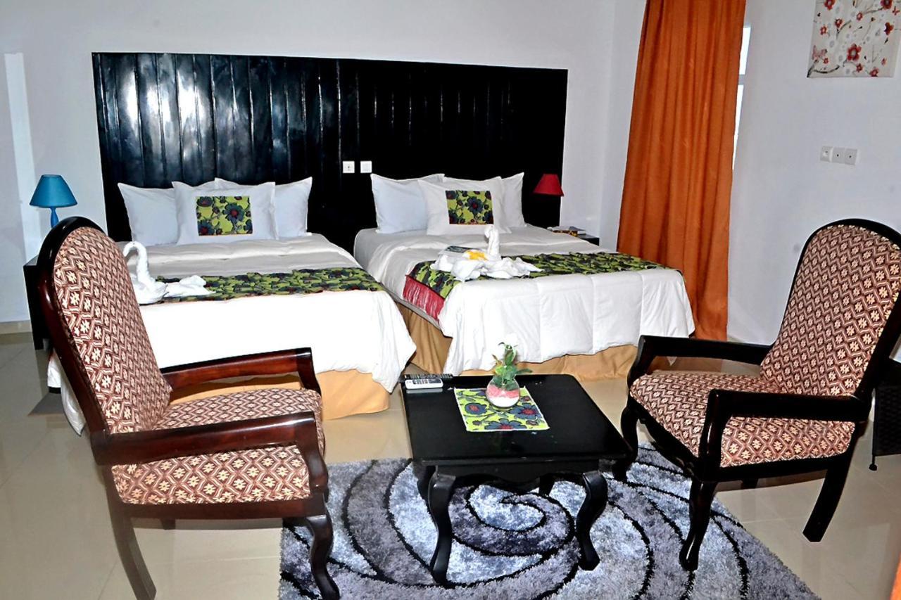 Hotel Bkbg Ломе Экстерьер фото